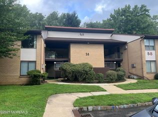 58 Amberly Dr UNIT B, Manalapan, NJ 07726