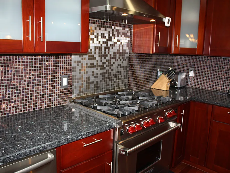 661 E Meadow Dr — Photo 4