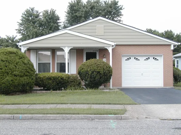 47 Selkirk Ave, Toms River, NJ 08757