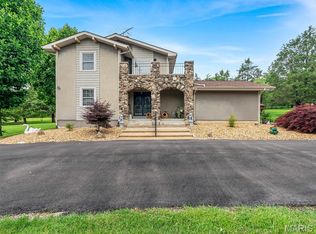 13 Heritage Dr, Villa Ridge, MO 63089