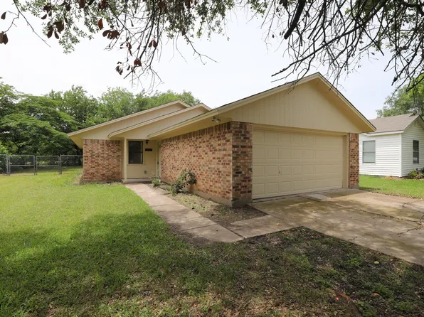 811 Clyde St, White Settlement, TX 76108