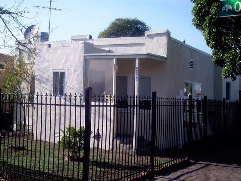 2nd image of 2947 Octavia St