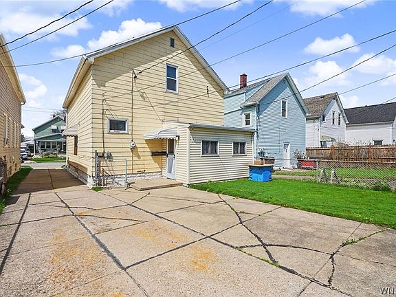 4th image of 137 Jackson Ave