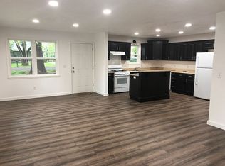 3250 W Page St, Springfield, MO 65802