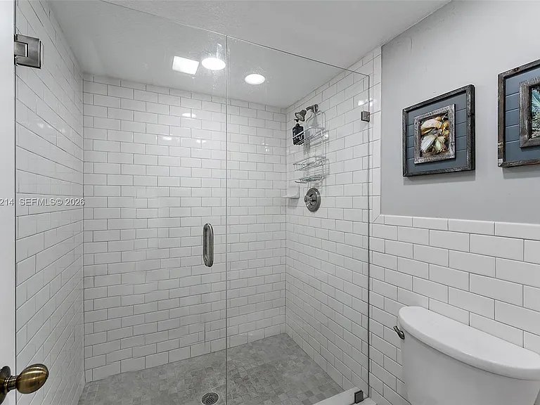 669 NE Plantation Rd #406 — Photo 17