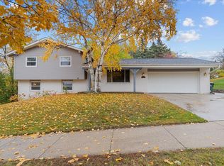 1805 Green Tree Rd, West Bend, WI 53090