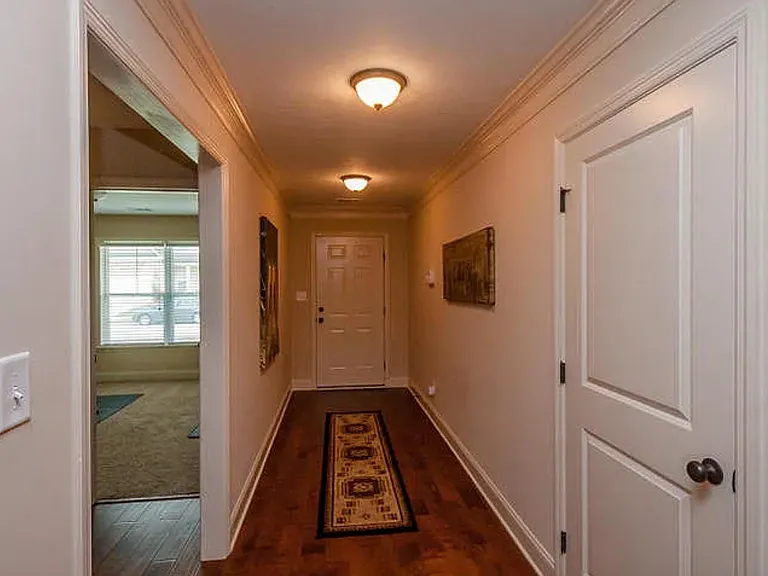 1004 Barrett Dr — Photo 4