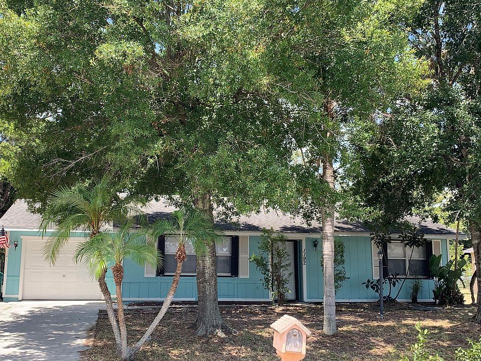 1st image of 1192 SW Hibiscus St