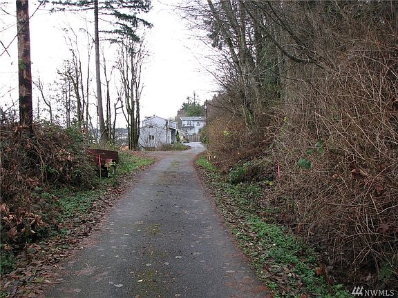 3rd image of 1730 25th Ave NW