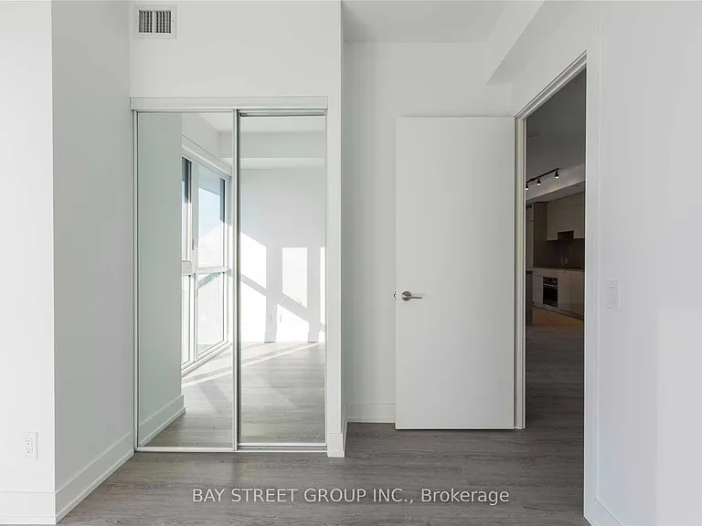 7 Grenville St #2911 — Photo 7