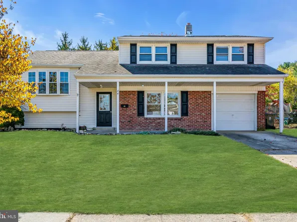 44 Evergreen Ln, Burlington, NJ 08016