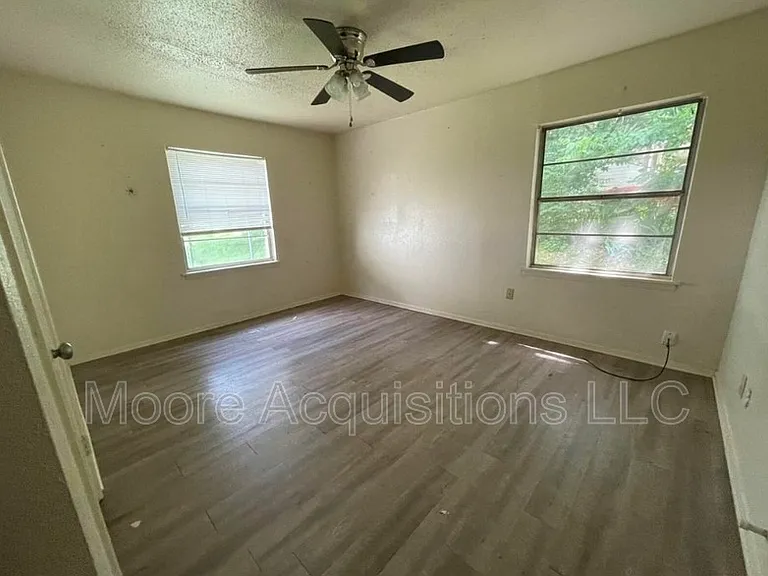 1437 S Rusk St — Photo 11