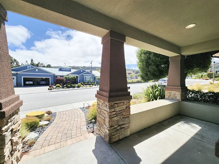 1655 Claremont Dr — Photo 45