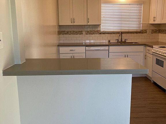 5th image of 777 Loma Ave #5