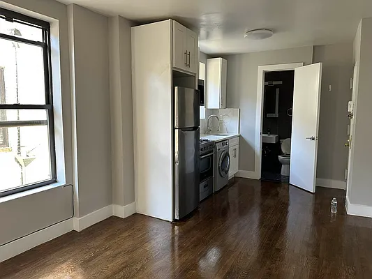 Rented by Premier One Realty LLC | media 6