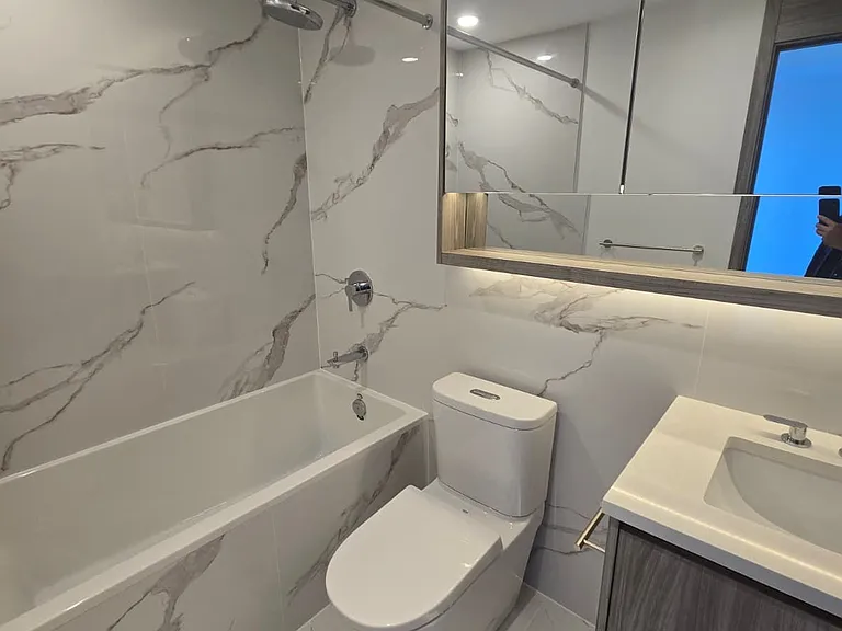 18 Esther Shiner Blvd #2011 — Photo 14