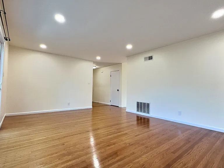 1403 S Blaney Ave — Photo 13