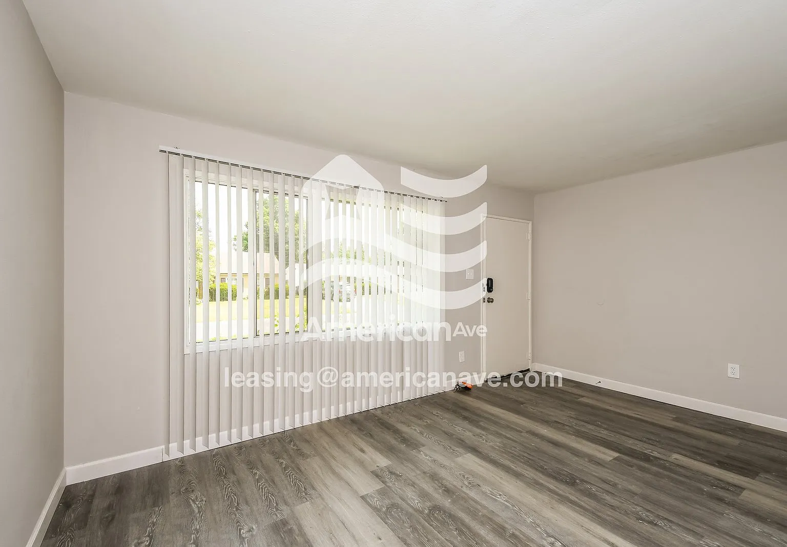 3 bed, 1.0 bath, 925 sqft, $1,272 — Photo 3