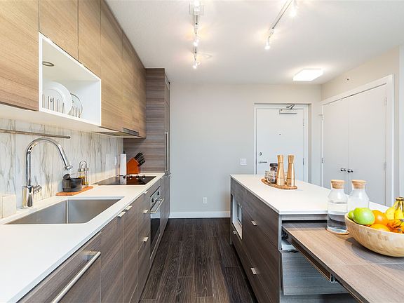 4th image of 13398 104th Ave #2506