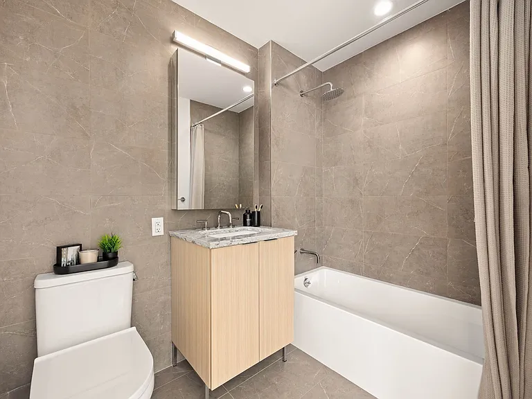 100 Sullivan Pl #215 — Photo 10