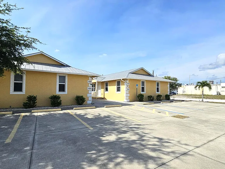 1990 Mississippi Ave