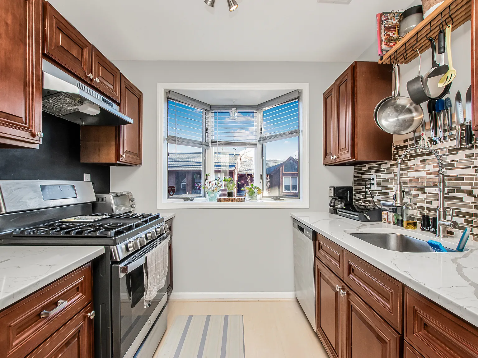 1 bed, 1.5 bath, 1452 sqft, $3,700 — Photo 4