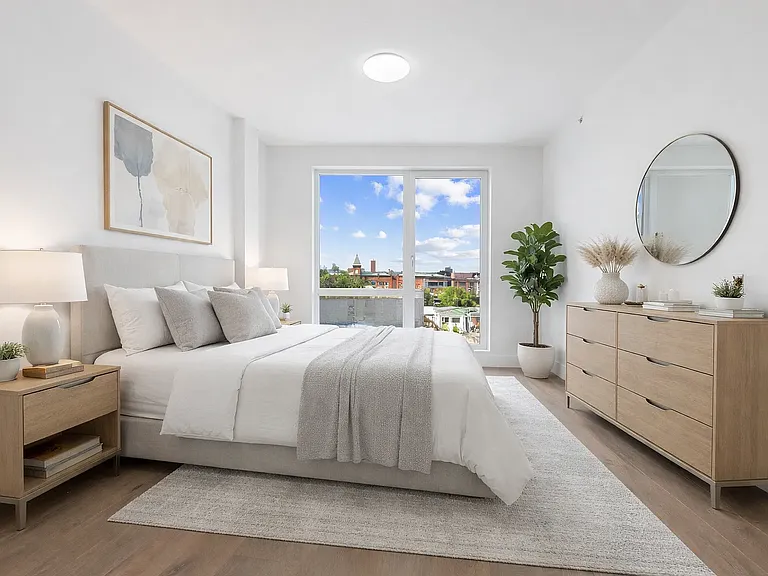 48 Somers St #Penthouse 1 — Photo 3
