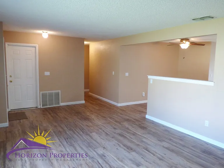 7928 Garry Oak Dr — Photo 8