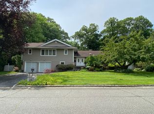 34 Olive St, Lake Success, NY 11020