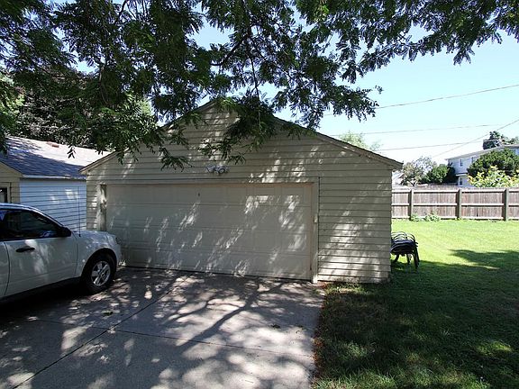 5th image of 5850 S Delaware Ave