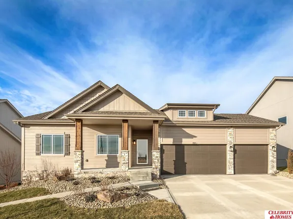 8112 S 198th St, Gretna, NE 68028