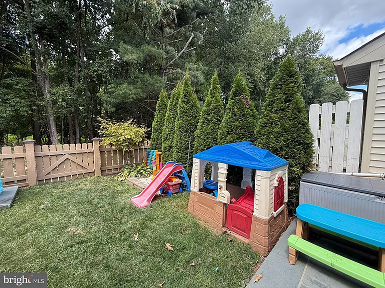 10 Devon Ct — Photo 46