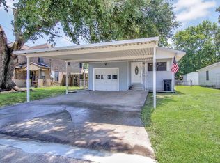 1105 West Dr, Port Neches, TX 77651
