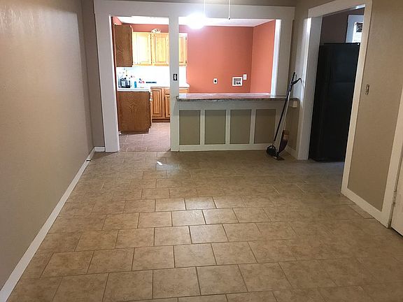 3rd image of 4107 Pine St