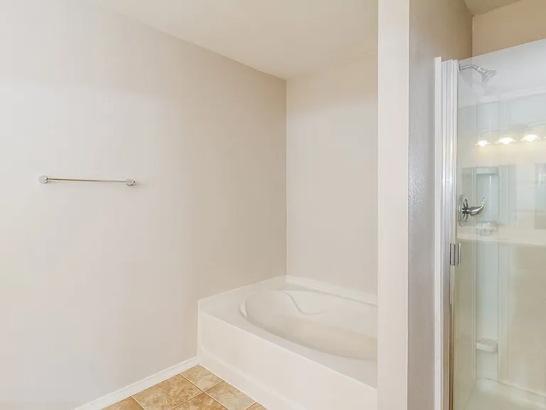 12529 Nicholas Pl — Photo 15