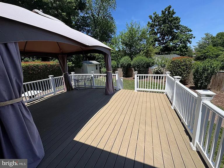 2906 Breezy Ter — Photo 47