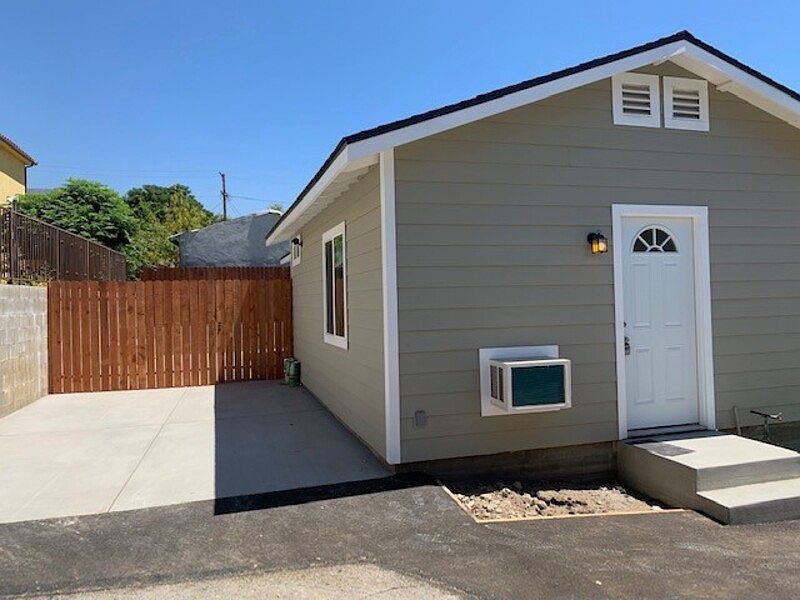 1st image of 10038 Tujunga Canyon Blvd #12
