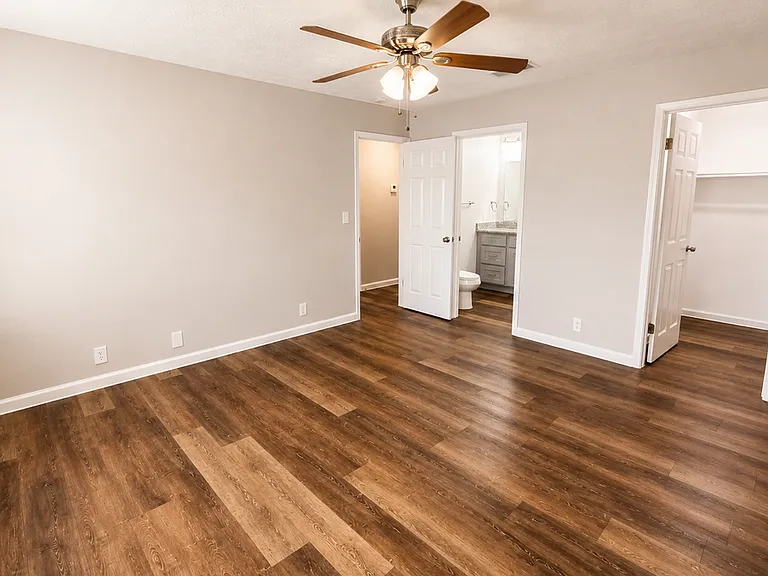 9 Carol Ct #B — Photo 7