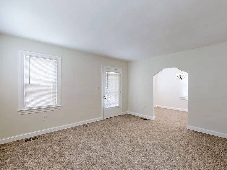 4168 Sherman Ave — Photo 5