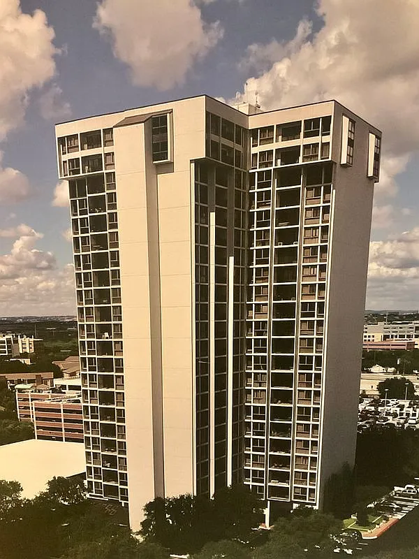 1 bed, 1.0 bath, 796 sqft, $1,150 — Photo 1