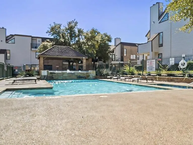 2311 Balsam Dr #H103 — Photo 8