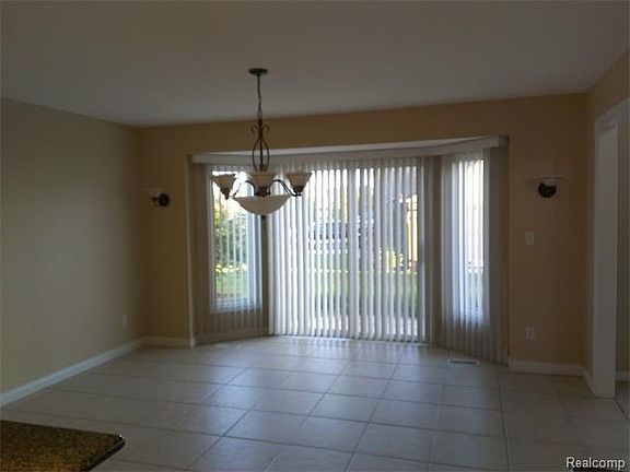 3rd image of 17134 Country Club Dr