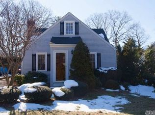 21 Vernon Pl, East Northport, NY 11731