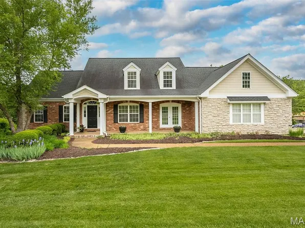 102 Seabrook Ct, Chesterfield, MO 63017