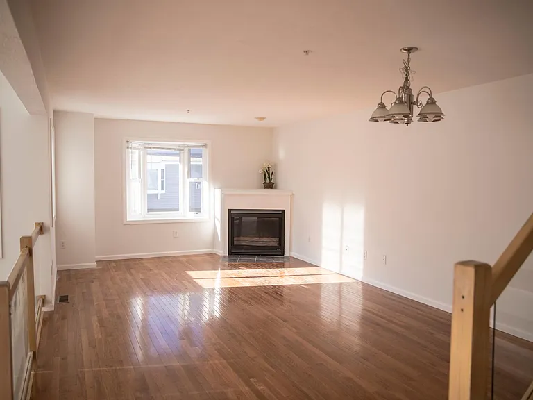 37 America Blvd #1C — Photo 8