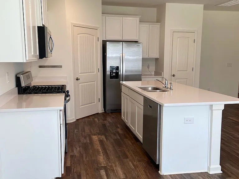 252 Chelsea Park Dr — Photo 11