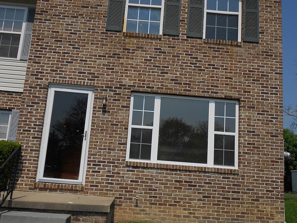 1st image of 1028 Bridle Ct