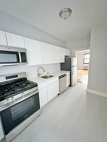 Palisades Towers Photo 1