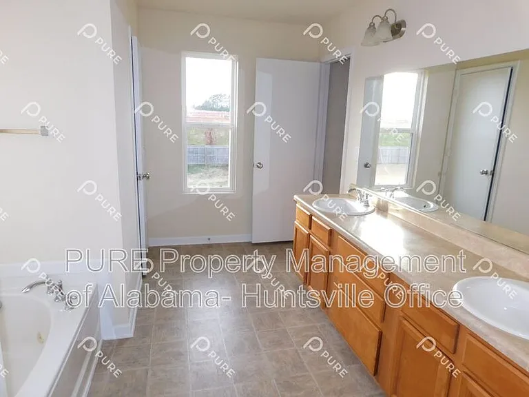 108 Barnard St — Photo 13
