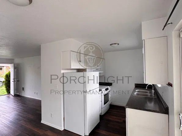 261 9th St, Blaine, WA